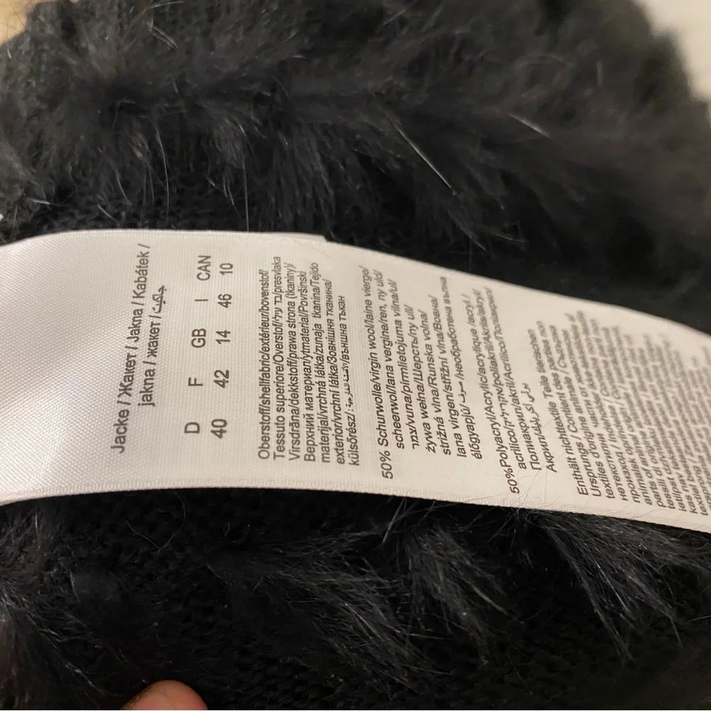 Monari cropped fur top with buttons - Picture 11 of 12